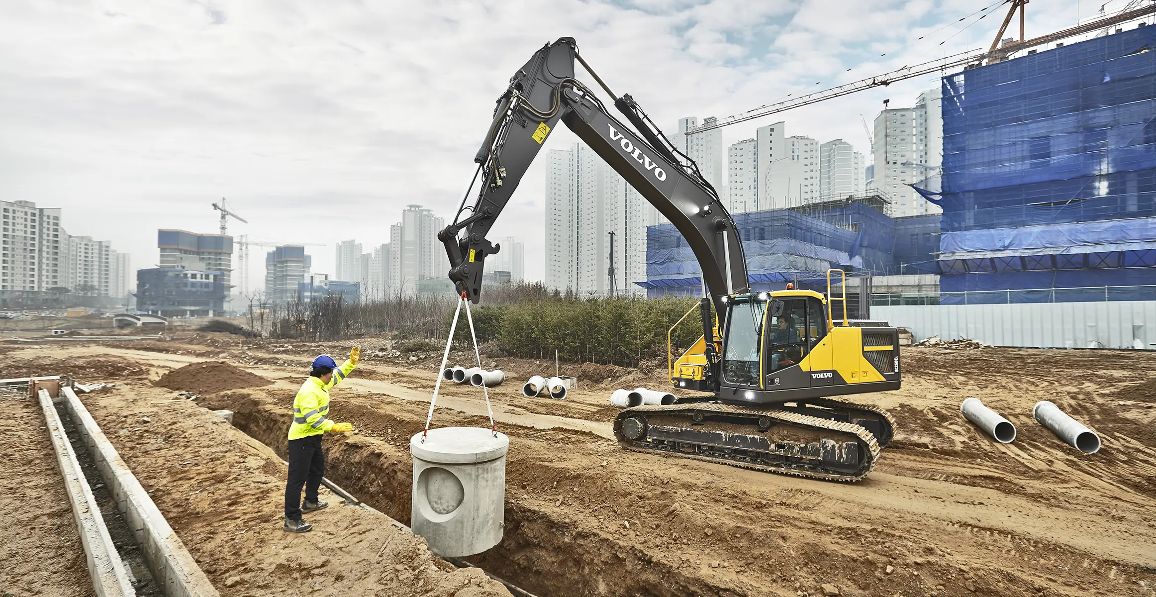 Volvo Large Crawler Excavators EC300E