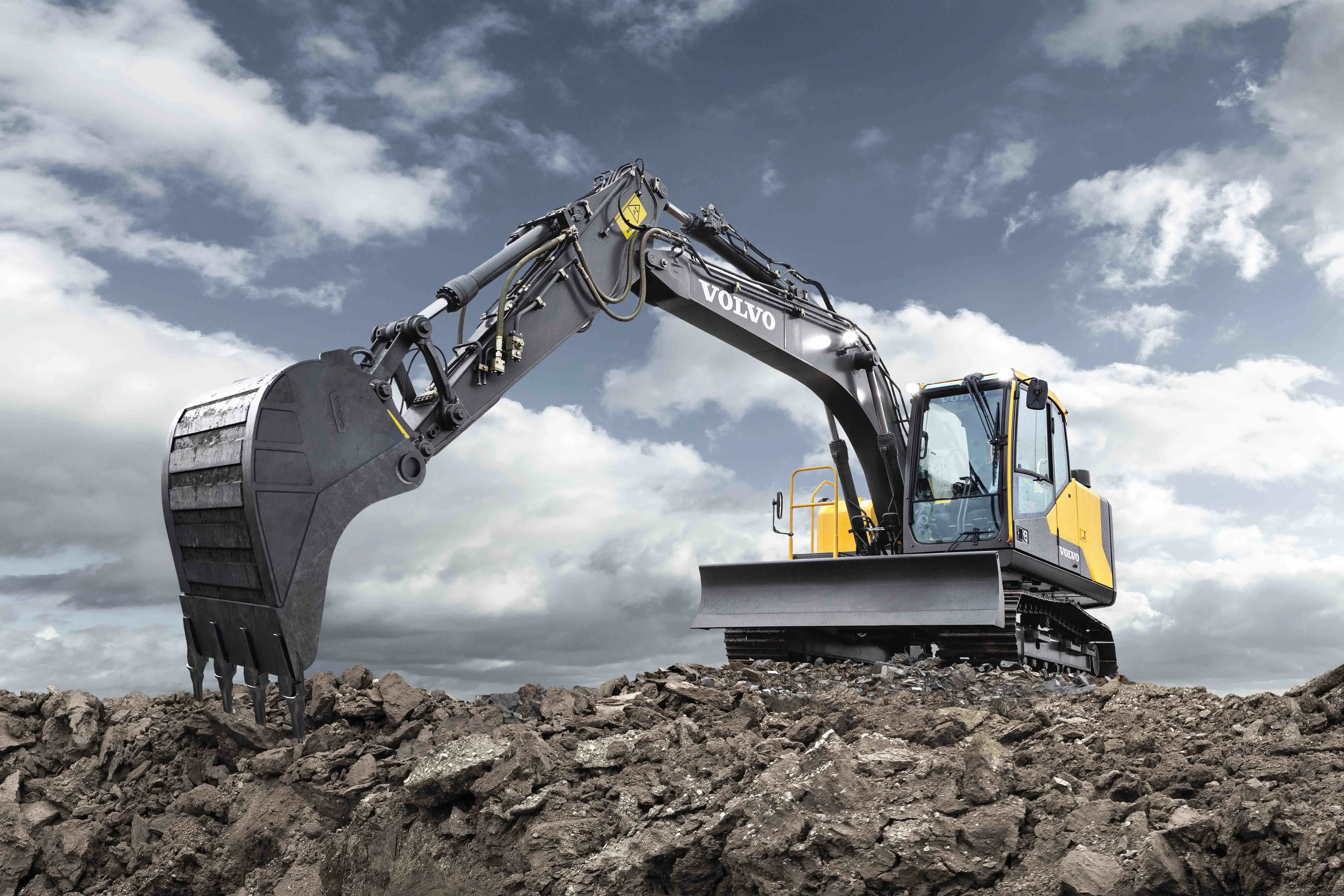 Volvo Medium Crawler Excavators EC220E