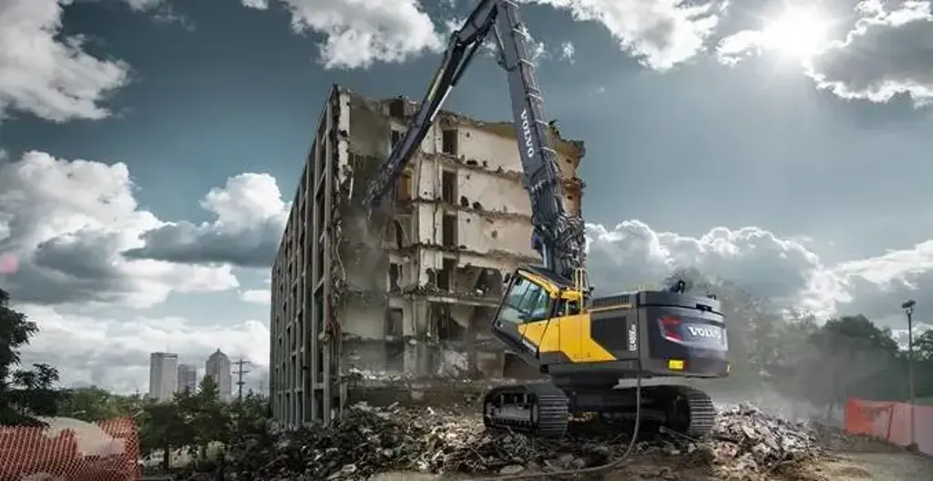 Volvo Demolition Excavators EC380E STRAIGHT BOOM